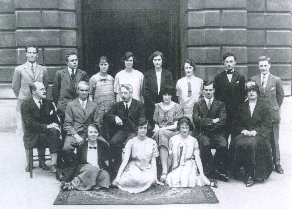  D732/1 Women History Graduates in 1929