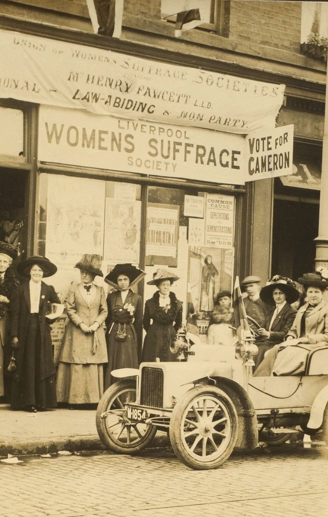 Eleanor Rathbone (centre) and other Liverpool suffragists campaigning in support of the pro-women’s suffrage candidate in the Kirkdale by-election, 1910. RP XIV.3.101